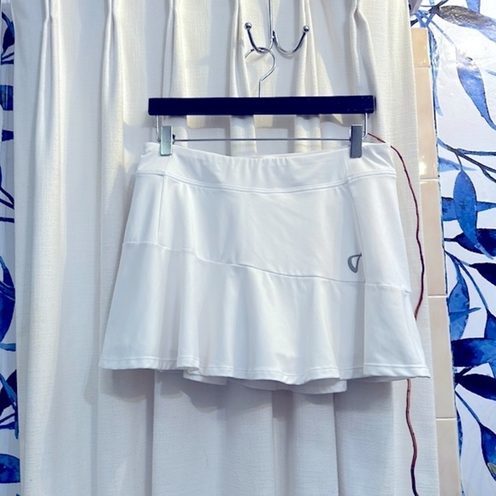 NWOT Women’s White What’s Your Athletic DNA Breeze Tennis Golf Pickleball Skort